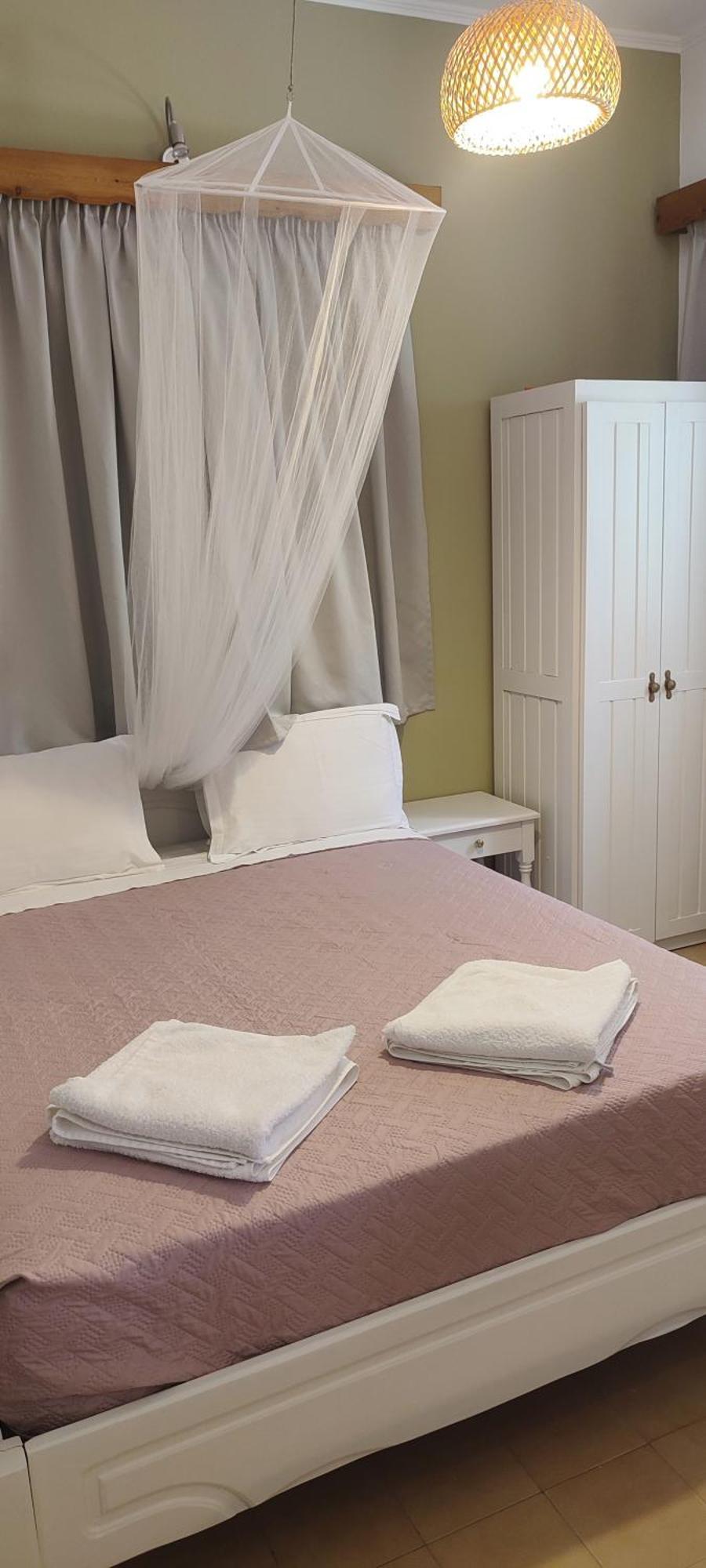 Krinelos Rooms Skala Eresou Exterior photo